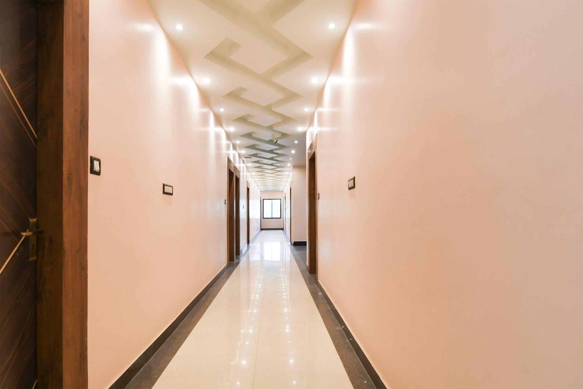 Hotel O Nilmadhab International Tarapith Eksteriør billede