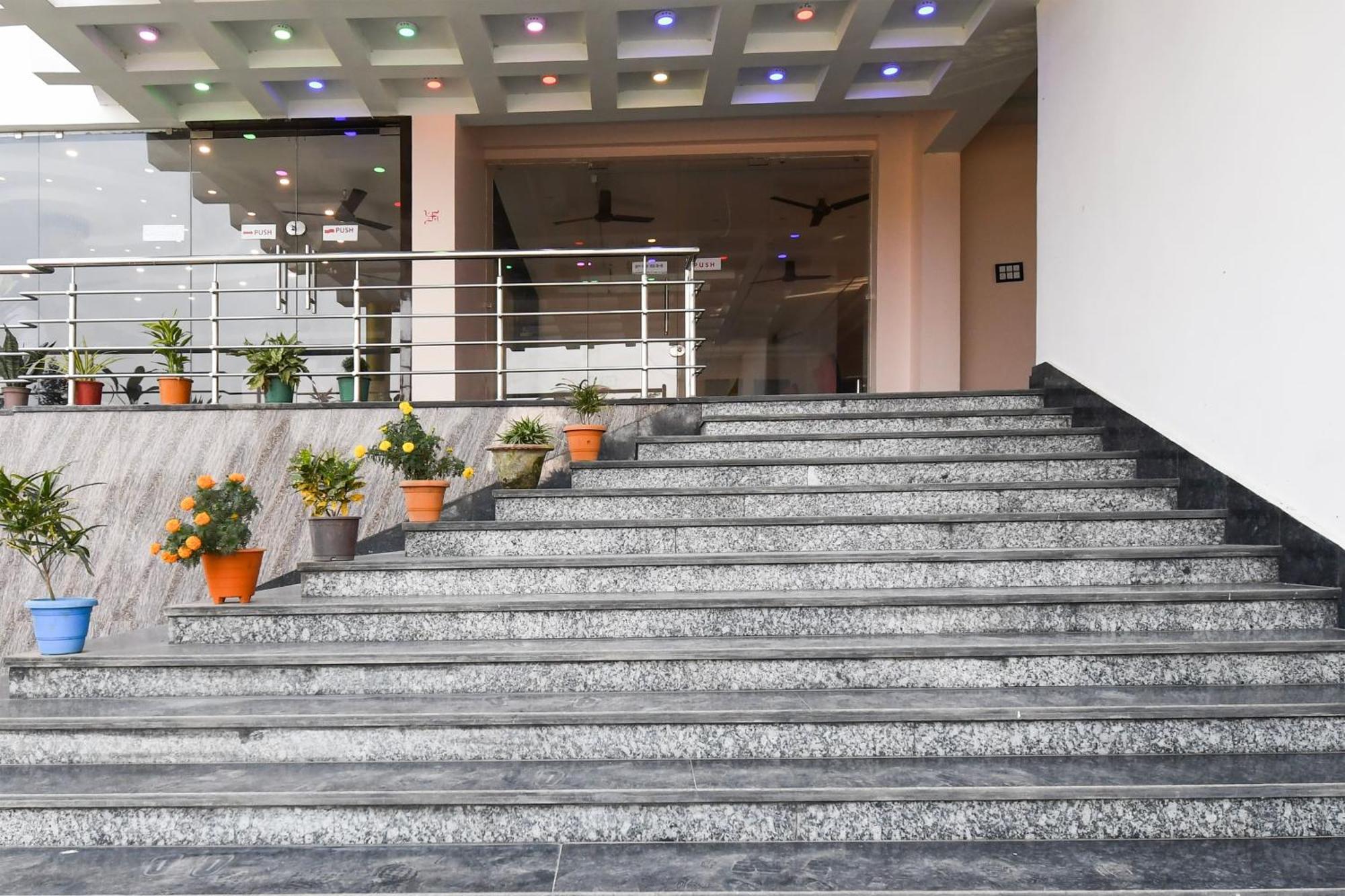 Hotel O Nilmadhab International Tarapith Eksteriør billede